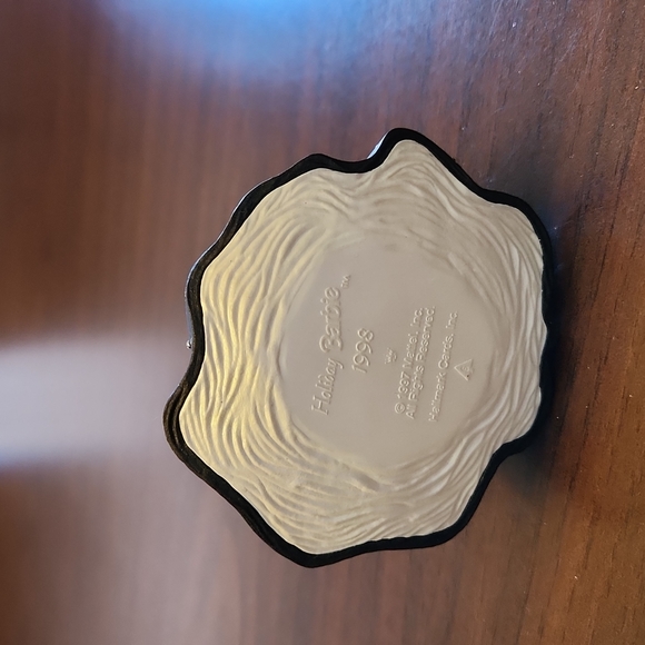 Hallmark Holiday Barbie ornament 1998, in box. - Picture 6 of 6